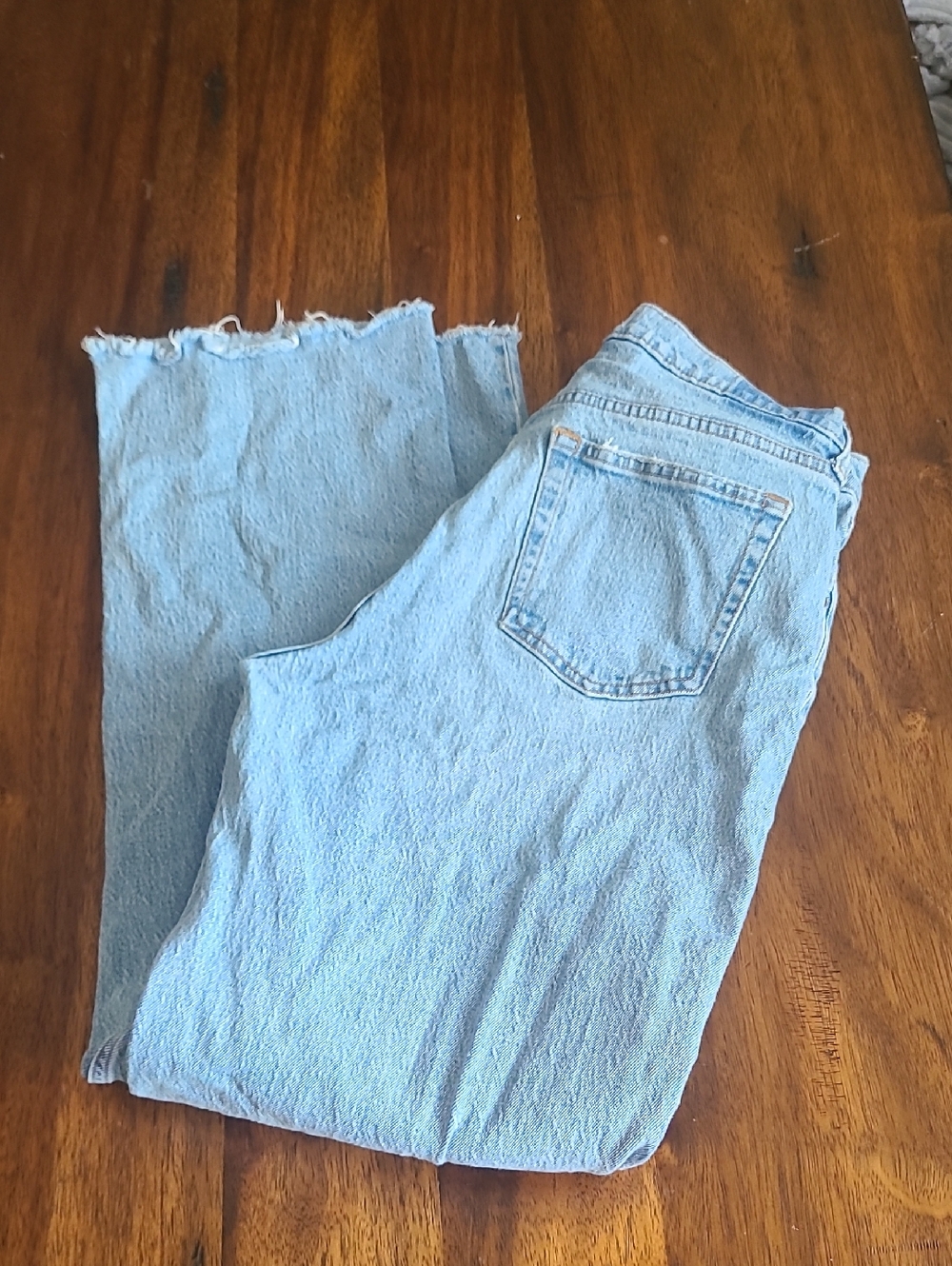 Abercrombie and Fitch Ultra Baggy Women's Wide-Leg Raw Hem Jeans Size 28x32